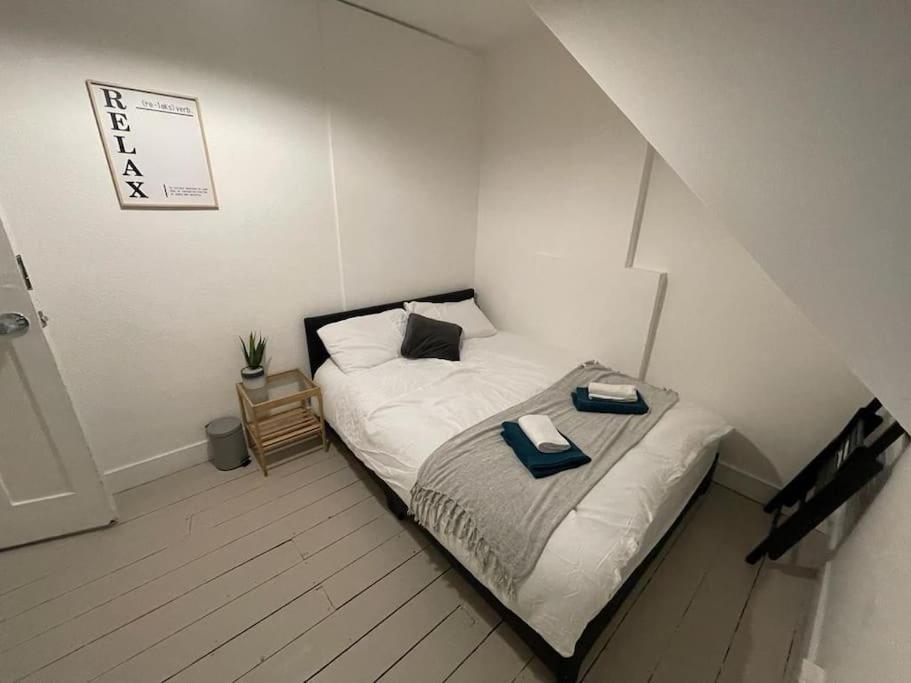 Comfortable 2 Bedroom On Tower Bridge لندن المظهر الخارجي الصورة